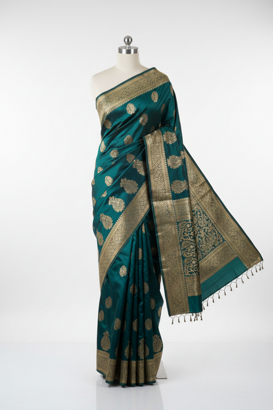How to Choose Indian Ethnic Wear or Jewelry as a Gift for a Teacher, Mentor, or Community Elder